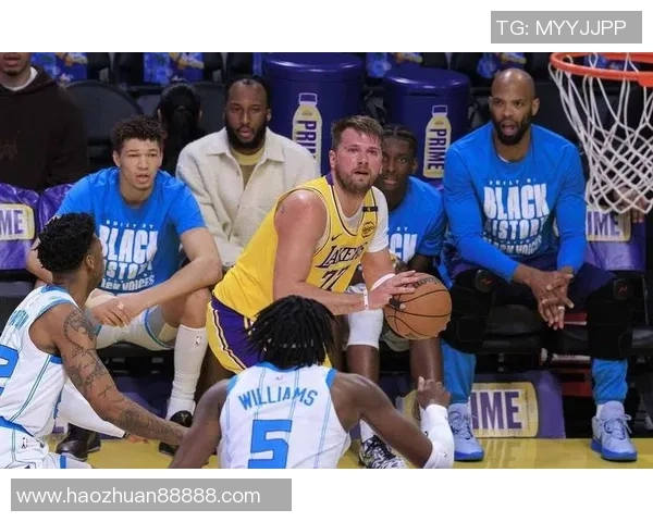 掘金主场球迷提前退场！默里空砍28+11，东契奇三双率湖人上演翻盘奇迹